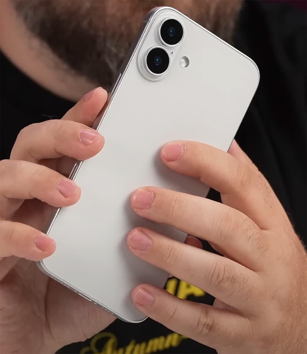 Apple iPhone 16 512GB (белый) 